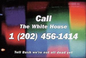 Donnald Moffett, *Call The White House… Tell Bush We Are Not All Dead Yet*, impression sur caisson lumineux, 1990. (Illustration tirée du site internet de la Session 12)