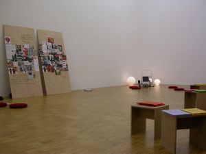 View of the exhibition *Danser l’actualité*, gallery of the École supérieure d’art de Grenoble, from 16 to 18 November 2005.