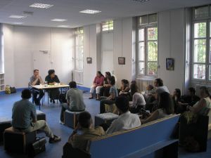 *Jardins littéraires* : lecture par Zahia Rahmani à l’Association Amal à Grenoble, 9 juin 2006.