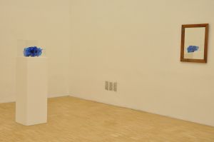 View of the exhibition *Je préfère être dérangé*, gallery of the École supérieure d’art de Grenoble, from 3 to 9 December 2013.