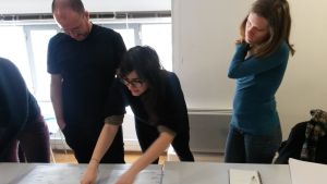 Working session at the École. From left to right: Manuel Segade, Chloé Sitzia, Betty Biedermann.