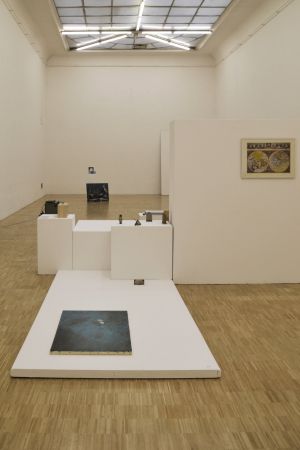 Vue de l’exposition *Terrains Vagues*, galerie de l’ESAD Grenoble, du 1er au 18 décembre 2014.