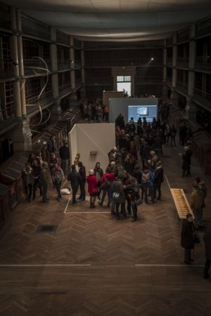 Vernissage de l’exposition *Il faut qu’il se passe quelque chose*, ancien musée de peinture de Grenoble, du 6 décembre 2015 au 3 janvier 2016. Photo : Renaud Menoud