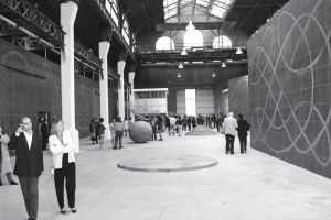 Opening of the exhibition *Entre chien et loup*, Magasin-CNAC, 6 June to 2 August 1992. On the left: Thierry Ollat.