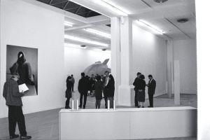 Vernissage de l’exposition *Entre chien et loup*, Magasin-CNAC, du 6 juin au 2 août 1992.